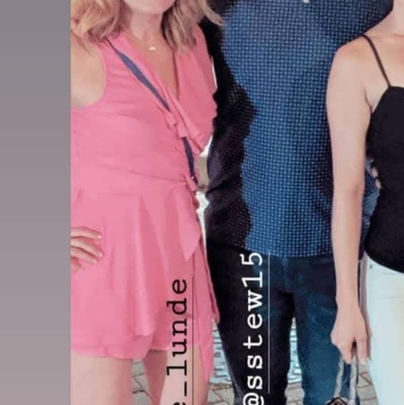 Hot pink romper - Picture 3 of 4